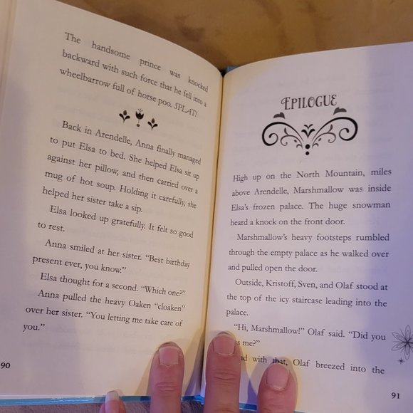 Disney Frozen Fever Hardcover book. The deluxe Novelization - Picture 9 of 10